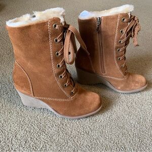 Women’s Sporto Waterproof Wedge Booties 7.5 Brown Suede Lace Up Faux Fur Boots